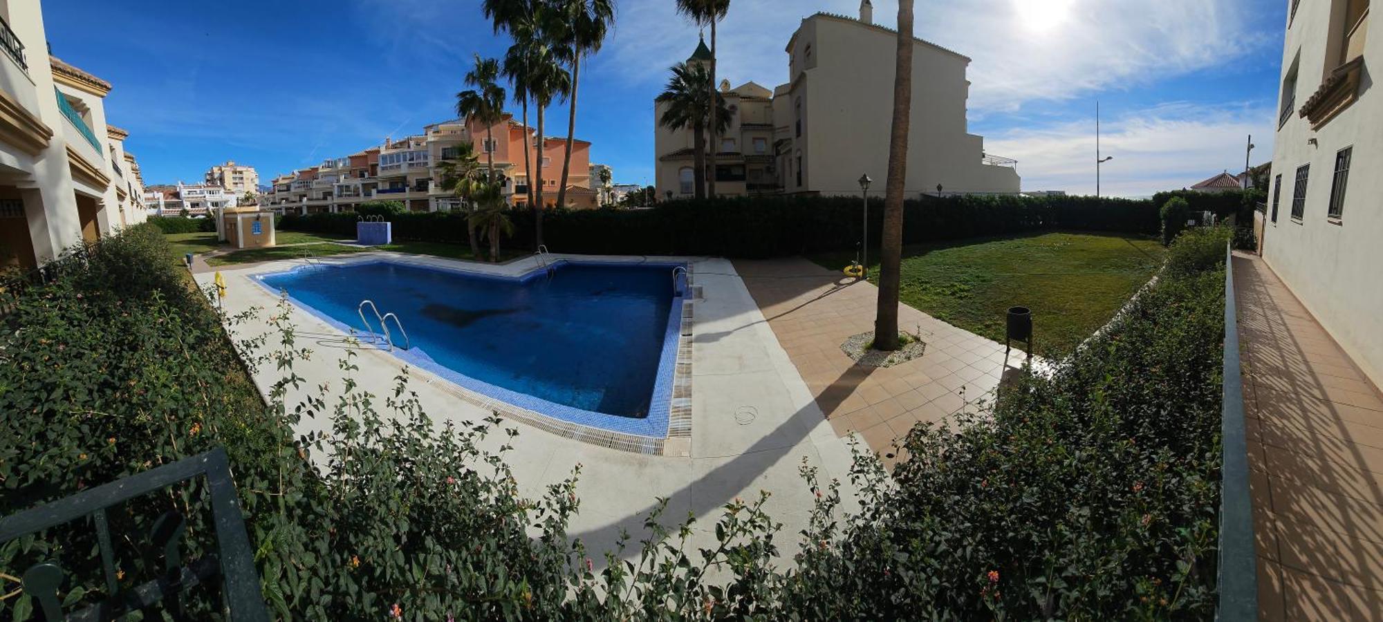 Euromar Beachfront & Parking Apartment