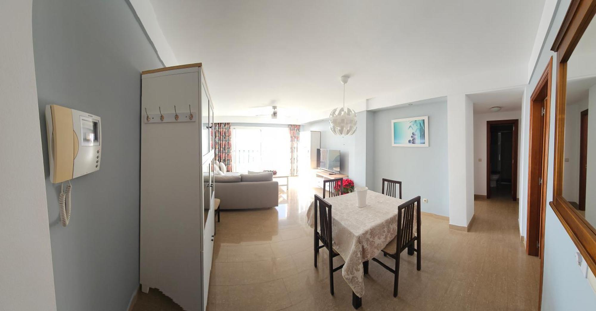 Euromar Beachfront & Parking Apartment