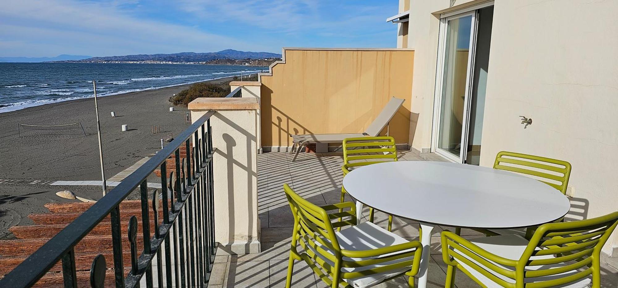 Apartment Euromar Beachfront & Parking