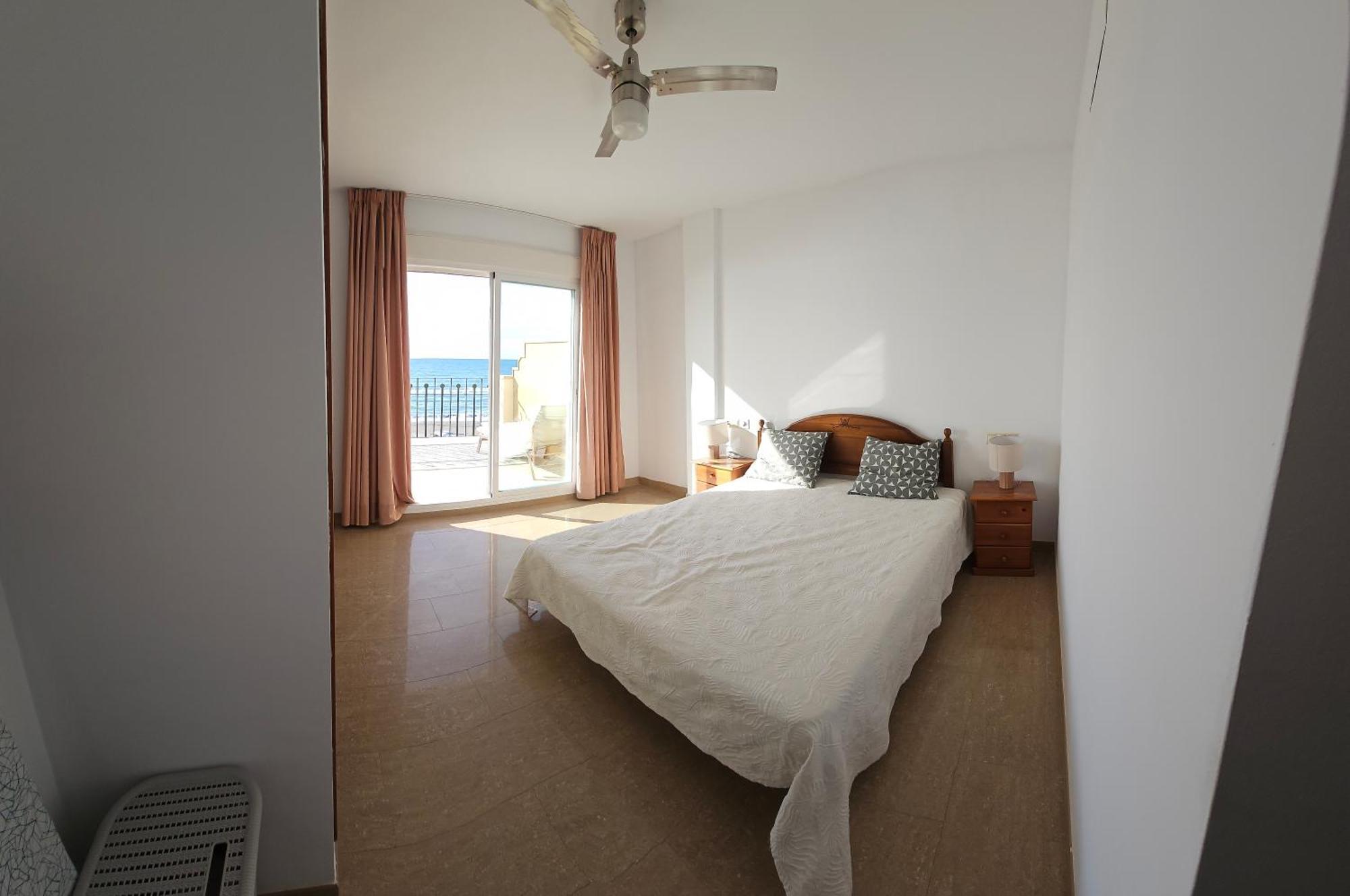 Euromar Beachfront & Parking Apartment *