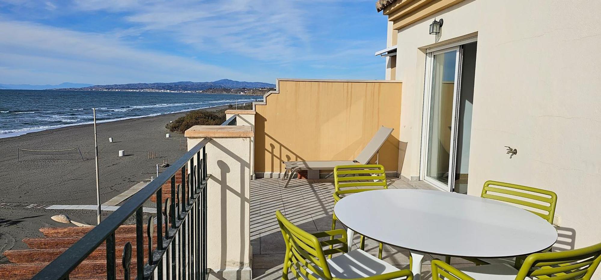 Apartment Euromar Beachfront & Parking *