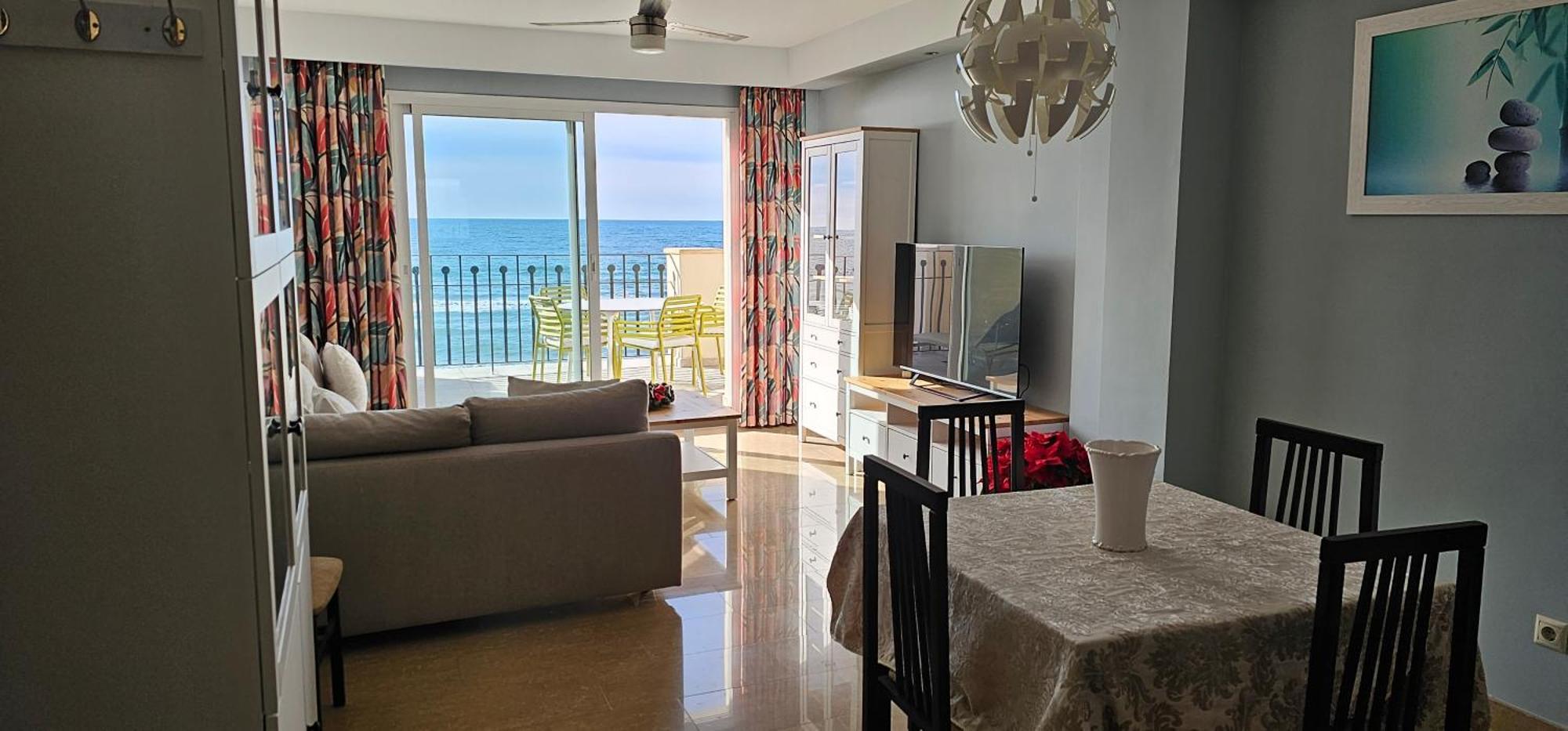 Euromar Beachfront & Parking Apartment Torrox